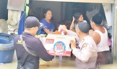 Polres-Sampang-Berbagi-Sembako-untuk-Warga-Terdampak-Banjir